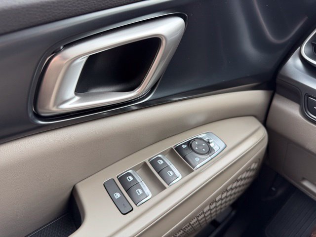 Used 2026 Kia Carnival LXS FWD image 19