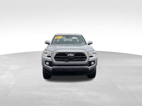 Certified 2019 Toyota Tacoma SR5 image 9