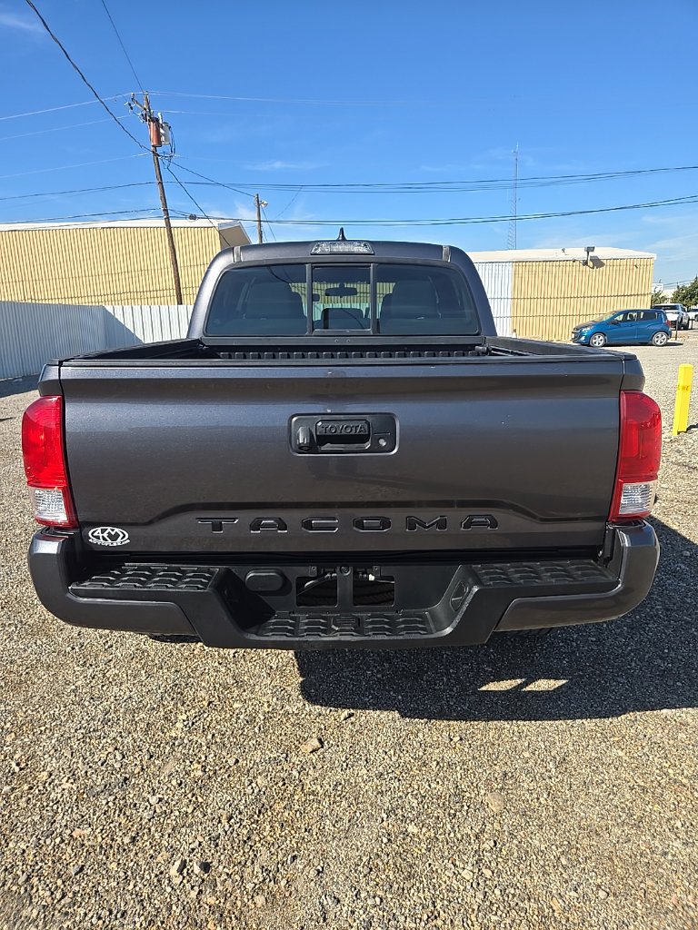 Used 2017 Toyota Tacoma SR w/ SR Convenience Package RWD image 4