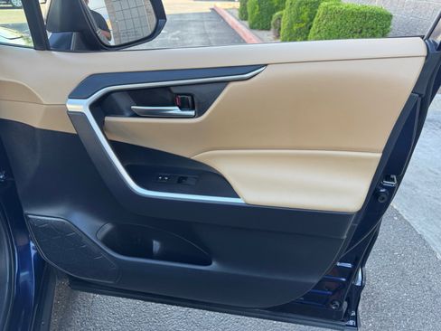 Used 2021 Toyota RAV4 XLE w/ Carpet Mat Package (TMS) image 16