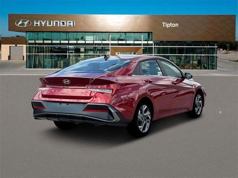 New 2025 Hyundai Elantra SEL image 7