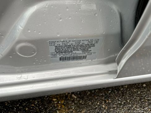 Used 2025 Nissan Versa SV image 27