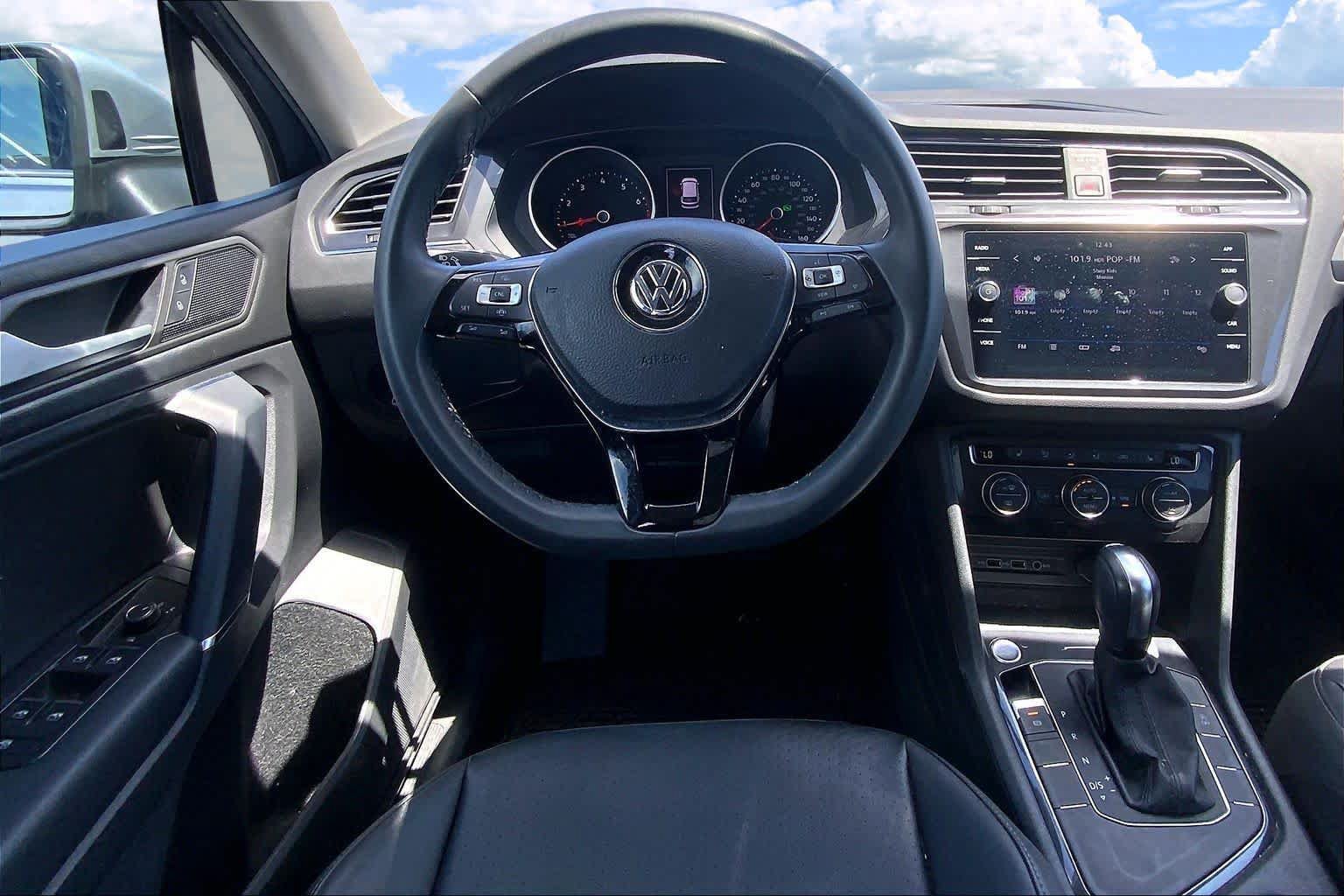 Used 2020 Volkswagen Tiguan SE FWD image 14