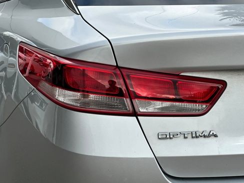 Used 2017 Kia Optima LX w/ Option Group 014 image 13