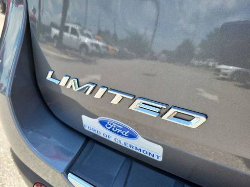 Used 2022 Ford Explorer Limited w/ Equipment Group 301A RWD image 9