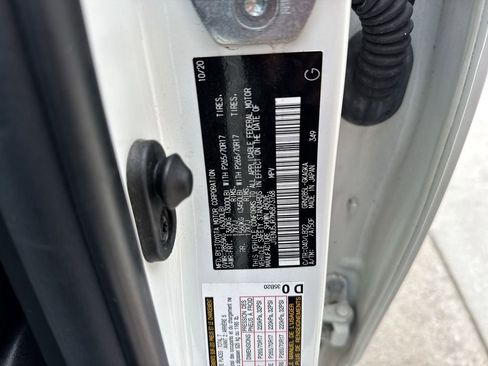 Used 2021 Toyota 4Runner SR5 Premium w/ Moonroof Package AWD/4WD image 61