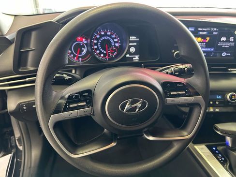 Used 2023 Hyundai Elantra SEL FWD image 16