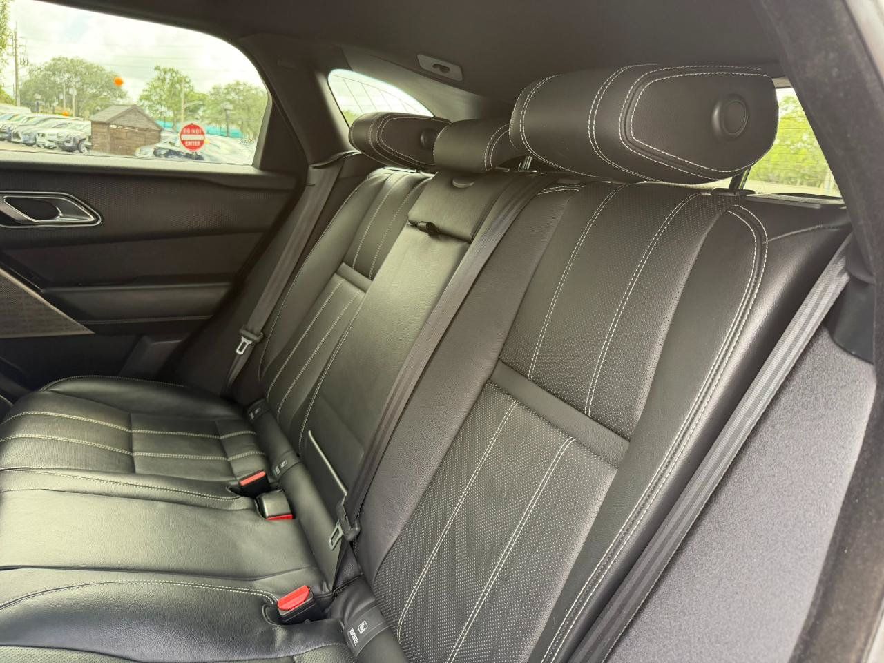 Used 2018 Land Rover Range Rover Velar R-Dynamic SE AWD/4WD image 40