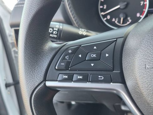 Used 2023 Nissan Sentra SV FWD image 14