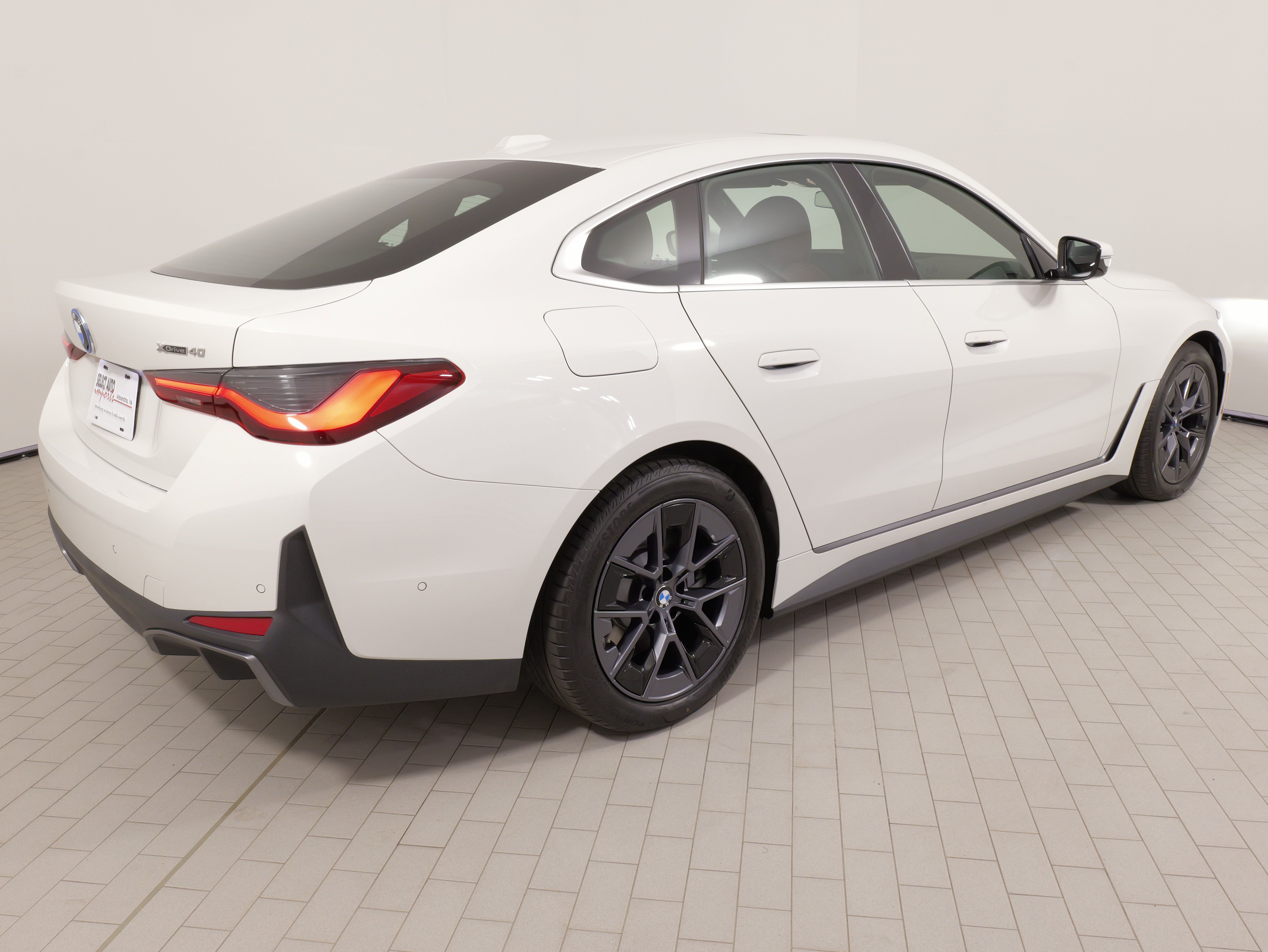 Used 2025 BMW i4 xDrive40i w/ Premium Package AWD/4WD image 10
