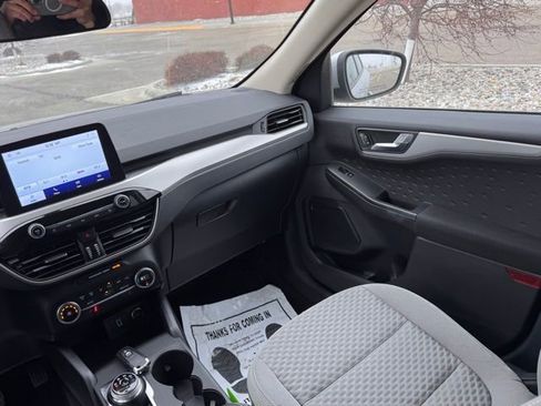 Used 2020 Ford Escape SE image 15