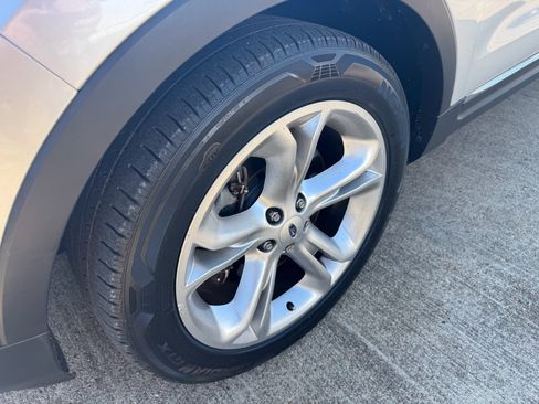 Used 2014 Ford Explorer Limited image 9