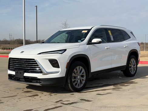 Used 2025 Buick Enclave Preferred image 3