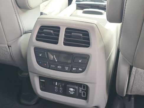 Used 2022 Honda Pilot Elite image 28