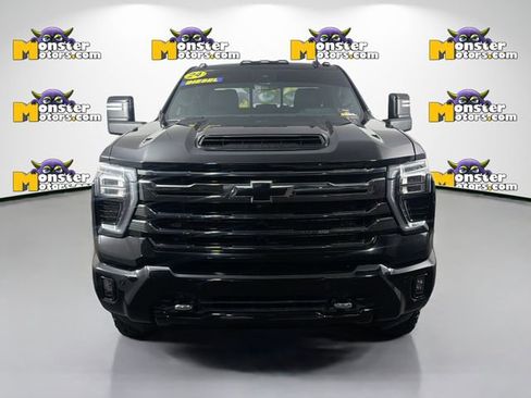Used 2024 Chevrolet Silverado 3500 High Country w/ Technology Package image 2
