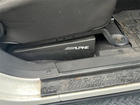 Used 2017 Jeep Wrangler Unlimited Sahara w/ Connectivity Group image 16