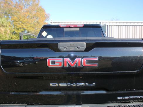Used 2022 GMC Sierra 1500 Denali w/ Denali Reserve Package image 21