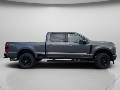 New 2026 Ford F250 Lariat w/ Black Appearance Package image 9