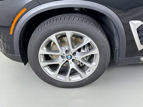 Used 2024 BMW X5 xDrive40i w/ Premium Package AWD/4WD image 33