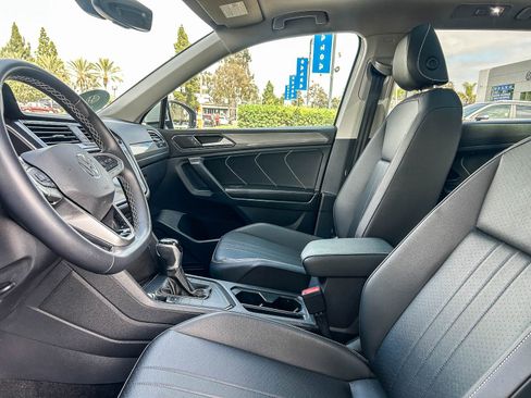 Certified 2023 Volkswagen Tiguan SE w/ Panoramic Sunroof Package FWD image 14