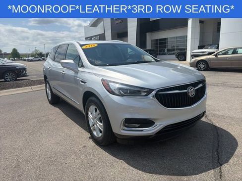 Used 2018 Buick Enclave Essence FWD image 3
