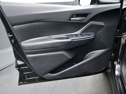 Used 2021 Toyota C-HR LE FWD image 9