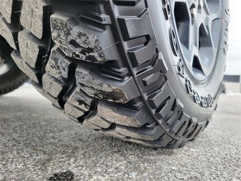 Certified 2023 Jeep Wrangler Unlimited w/ Cold Weather Group image 18