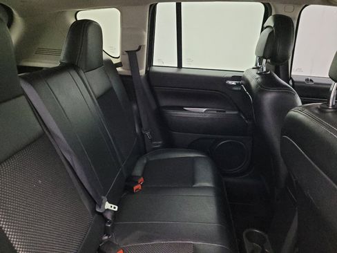 Used 2017 Jeep Compass Latitude image 19