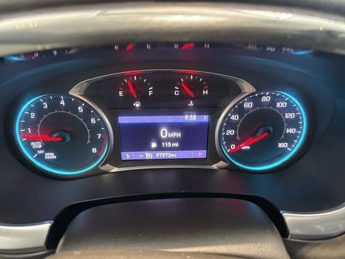 Used 2021 Chevrolet Traverse LT image 20