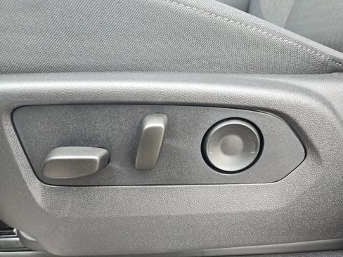 Used 2026 GMC Sierra 1500 SLE w/ Preferred Package image 28