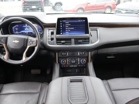 Certified 2024 Chevrolet Suburban High Country image 16