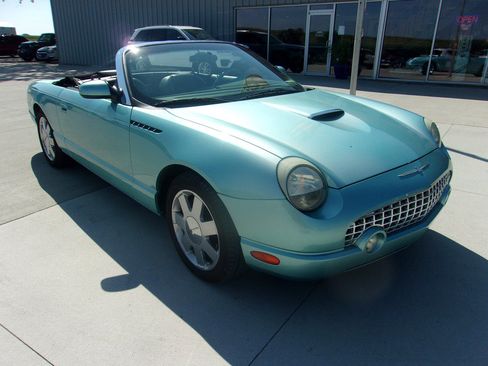 Used 2002 Ford Thunderbird RWD image 3