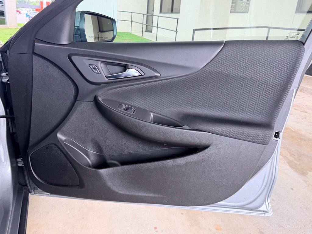 Used 2025 Chevrolet Malibu LS FWD image 34