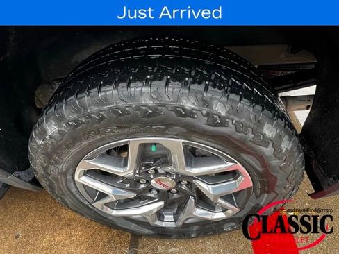 Used 2024 GMC Sierra 1500 SLT w/ SLT Premium Plus Package image 15