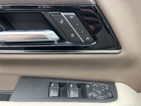 New 2026 GMC Yukon Denali image 9