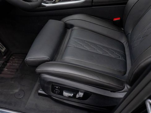 New 2026 BMW X7 xDrive40i w/ M Sport Package AWD/4WD image 19