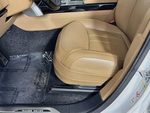 Certified 2025 Land Rover Range Rover SE AWD/4WD image 19