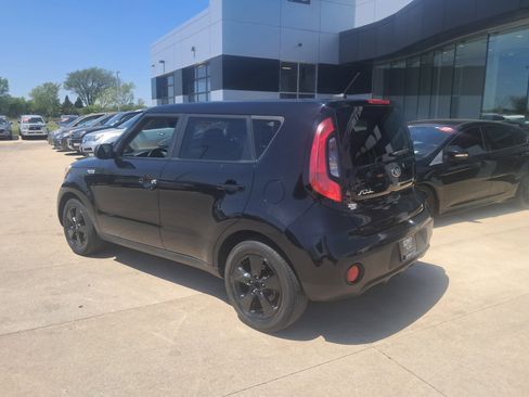 Used 2019 Kia Soul w/ Option Group 020 FWD image 6