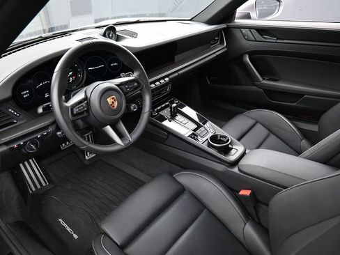 Certified 2024 Porsche 911 Carrera GTS image 4