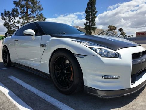 Used 2013 Nissan GT-R Black Edition AWD/4WD image 6