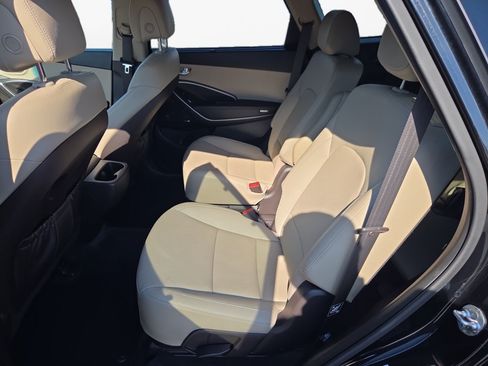 Used 2019 Hyundai Santa Fe XL FWD image 16