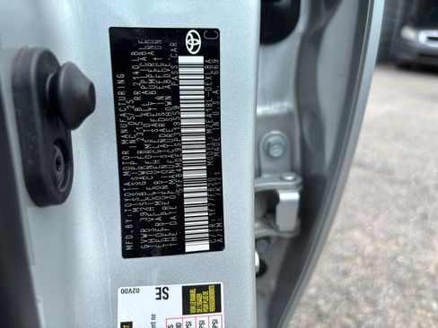 Used 2025 Toyota Corolla LE FWD image 24