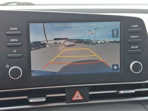 Used 2023 Hyundai Elantra SEL image 17