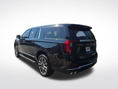 Used 2025 GMC Yukon XL Denali AWD/4WD image 3