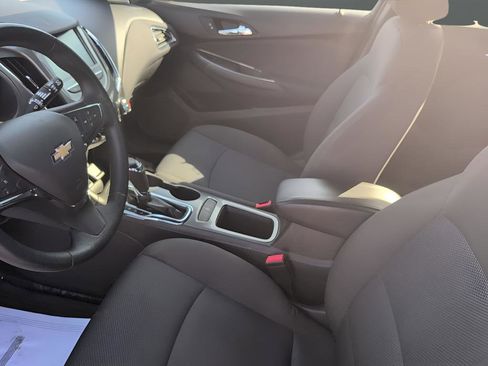 Used 2018 Chevrolet Cruze LT w/ RS Package image 11