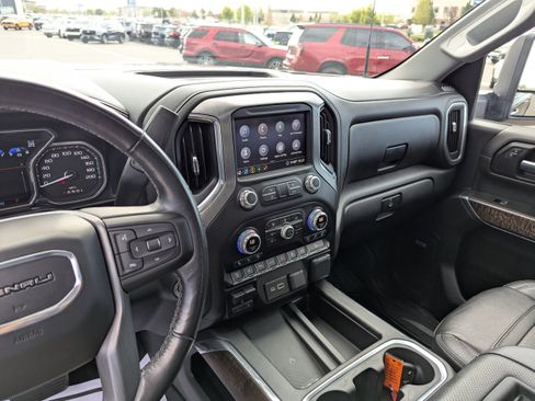 Used 2020 GMC Sierra 2500 Denali w/ Denali Ultimate Package AWD/4WD image 21