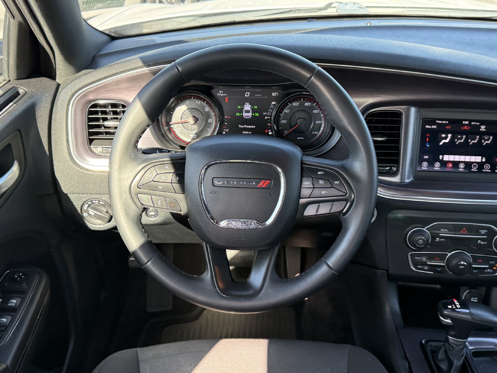 Used 2018 Dodge Charger SXT w/ Blacktop Package RWD image 17