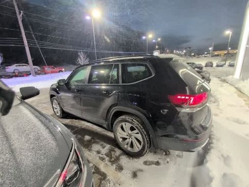 Certified 2023 Volkswagen Atlas SE image 2