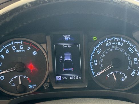 Used 2018 Toyota Tacoma TRD Sport w/ Technology Package AWD/4WD image 32