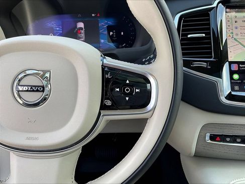 Used 2025 Volvo XC90 B6 Ultra w/ Protection Package Premier AWD/4WD image 14